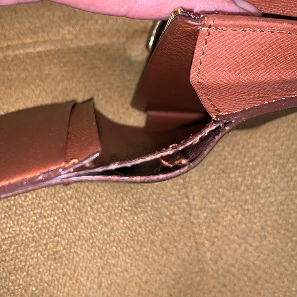 Louis Vuitton Authentic Wallet - Picture 12 of 13